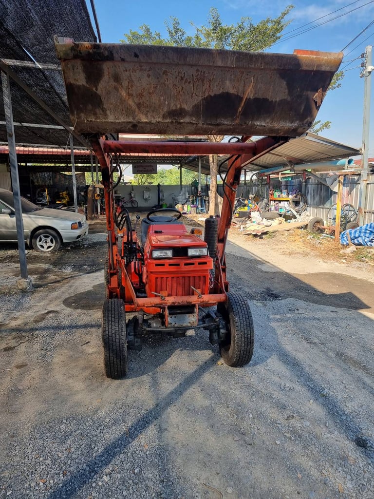 รถตัก รถไถตักดิน รถไถล้อโต รถไถมีตักหน้า คูโบต้า17แรงโฟวิล4x4
