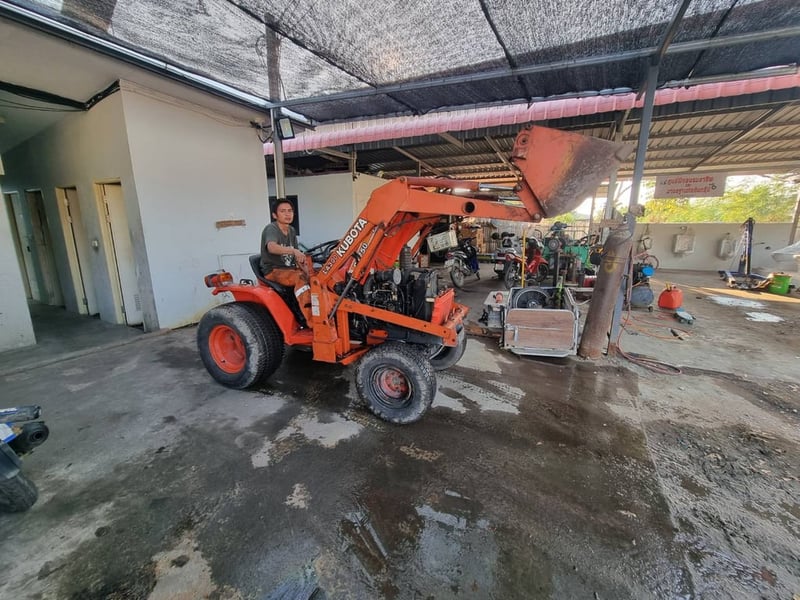 รถตัก รถไถตักดิน รถไถล้อโต รถไถมีตักหน้า คูโบต้า17แรงโฟวิล4x4