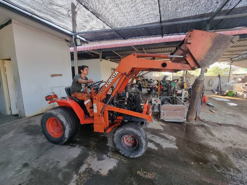 รถตัก รถไถตักดิน รถไถล้อโต รถไถมีตักหน้า คูโบต้า17แรงโฟวิล4x4