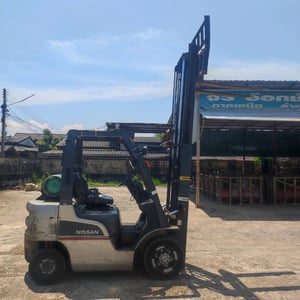 Nissan 2 ตัน เบนซิล+แก๊ส พร้อมใช้งาน ต่อรองราคาได้ Nissan 2 ตัน เบนซิล+แก๊ส พร้อมใช้งาน ต่อรองราคาได้