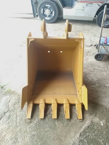 บุ้งกี้ สำหรับรถขุด PC60 ของใหม่ หน้ากว้าง 65 ซม. บุ้งกี้ สำหรับรถขุด PC60 ของใหม่ หน้ากว้าง 65 ซม.