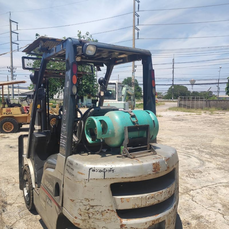 Nissan 2 ตัน เบนซิล+แก๊ส พร้อมใช้งาน ต่อรองราคาได้ Nissan 2 ตัน เบนซิล+แก๊ส พร้อมใช้งาน ต่อรองราคาได้