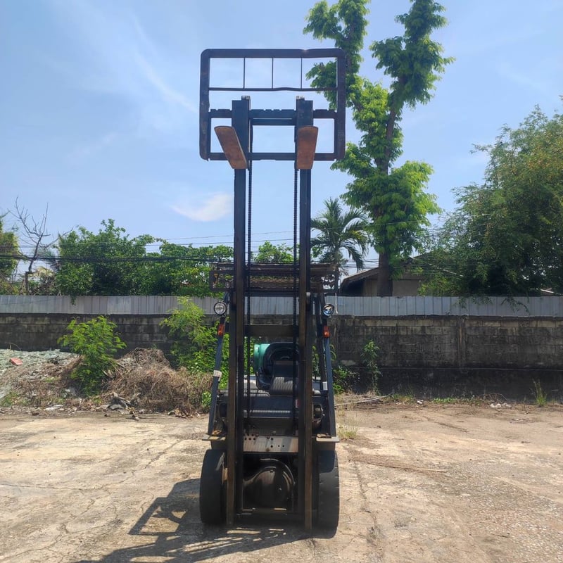 Nissan 2 ตัน เบนซิล+แก๊ส พร้อมใช้งาน ต่อรองราคาได้ Nissan 2 ตัน เบนซิล+แก๊ส พร้อมใช้งาน ต่อรองราคาได้