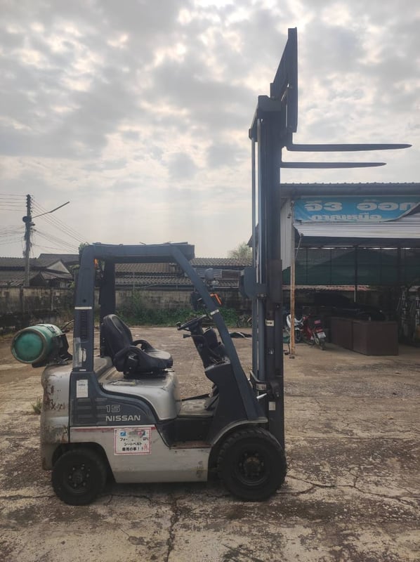 รถยก Nissan  ขนาด 1.5 ตัน เกียร์ออโต้ ติดแก๊ส พร้อมใช้งาน