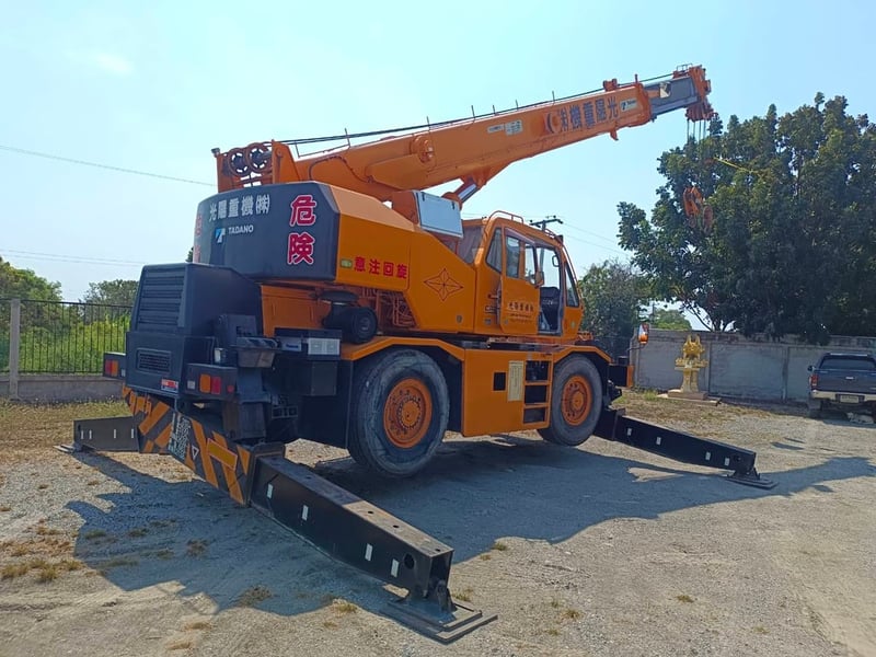 เครน TADANO GR-250N-1 นําเข้าจากยี่ปุ่น ไม่เคยใช้งานในไทย สภาพดี ราคาไม่แพงครับ 