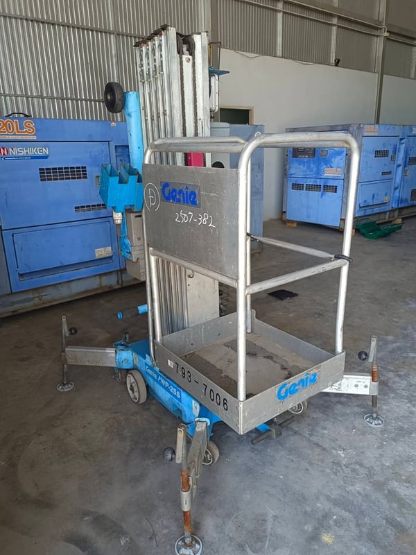 รถกระเช้าไฟฟ้า Genie AWP-25S ทํางานได้สูง 9.57เมตร นําเข้ายี่ปุ่น ขึ้นรถกะบะได้  