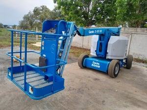 รถกระเช้าทํางานได้สูง 12เมตร GENIE Z34-22 ทํางานได้2ระบบ (ทั้งไฟฟ้าและเครื่องยนต์) นําเข้ายี่ปุ่น  
