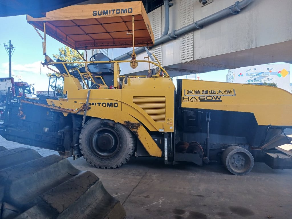 รถปูยาง Sumitomo HA60W-7 ชั่วโมง: 4,674 มีระบบสั่นและสับครบ นำเข้าจากยี่ปุ่น รถปูยาง Sumitomo HA60W-7 ชั่วโมง: 4,674 มีระบบสั่นและสับครบ นำเข้าจากยี่ปุ่น