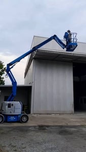 รถกระเช้าทํางานได้สูง 12เมตร GENIE Z34-22 ทํางานได้2ระบบ (ทั้งไฟฟ้าและเครื่องยนต์) นําเข้ายี่ปุ่น  