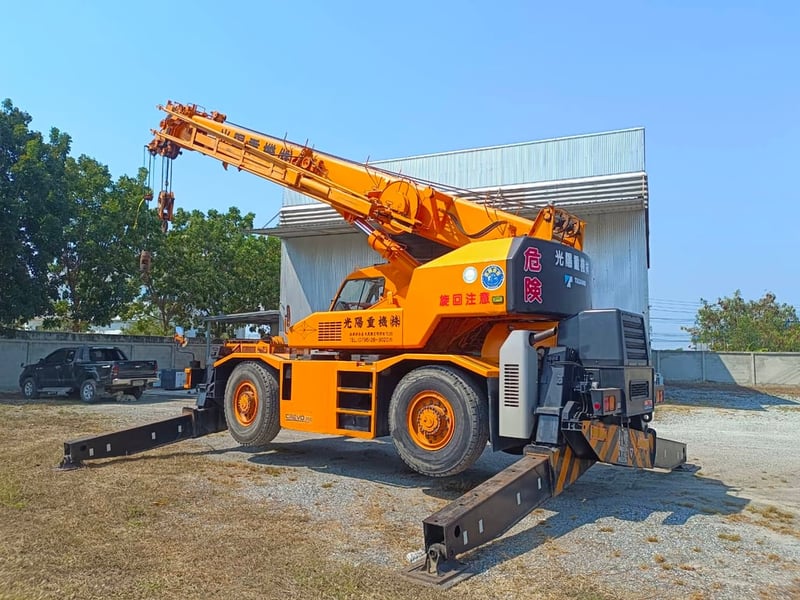เครน TADANO GR-250N-1 นําเข้าจากยี่ปุ่น ไม่เคยใช้งานในไทย สภาพดี ราคาไม่แพงครับ 
