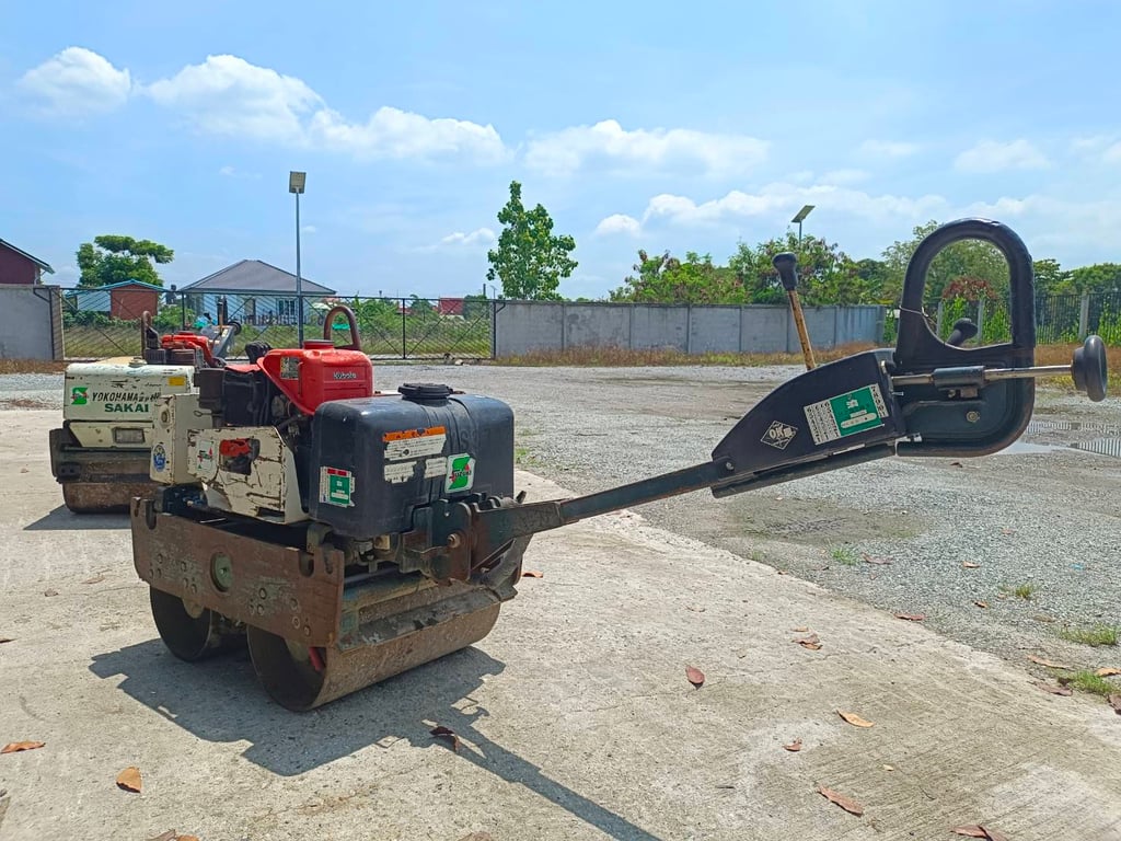 รถบดสั่นสะเทือนแบบเดินตาม SAKAI SV60ST SN:21365 นำเข้ายี่ปุ่น ไม่เคยใช้งานในไทย รถบดสั่นสะเทือนแบบเดินตาม SAKAI SV60ST SN:21365 นำเข้ายี่ปุ่น ไม่เคยใช้งานในไทย