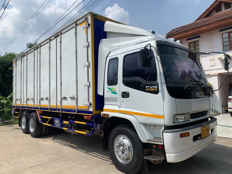 10 ล้อ FVM 230 แรง ปี 48 ตู้ 10 บาน ยาว 7.30 เมตร 