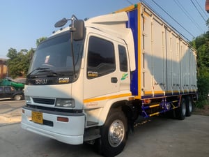 10 ล้อ FVM 230 แรง ปี 48 ตู้ 10 บาน ยาว 7.30 เมตร 