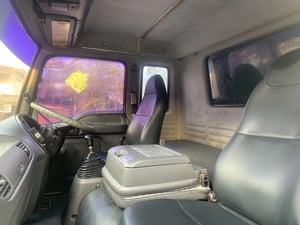 10 ล้อ FVM 230 แรง ปี 48 ตู้ 10 บาน ยาว 7.30 เมตร 