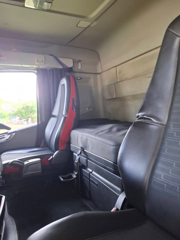 VOLVO FH 440แรงม้า รถบรรทุก 10ล้อ หัวลาก เฉพาะหัว ปี2017