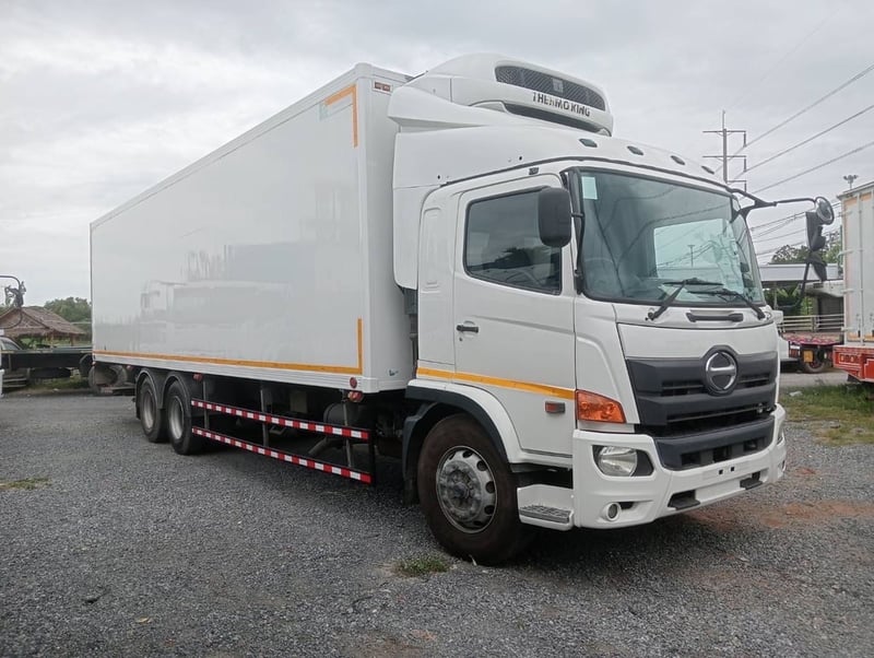 HINO FL 260แรงม้า รถบรรทุก 10ล้อ ตู้เย็น ปี2017