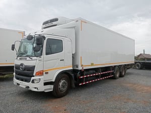 HINO FL 260แรงม้า รถบรรทุก 10ล้อ ตู้เย็น ปี2017