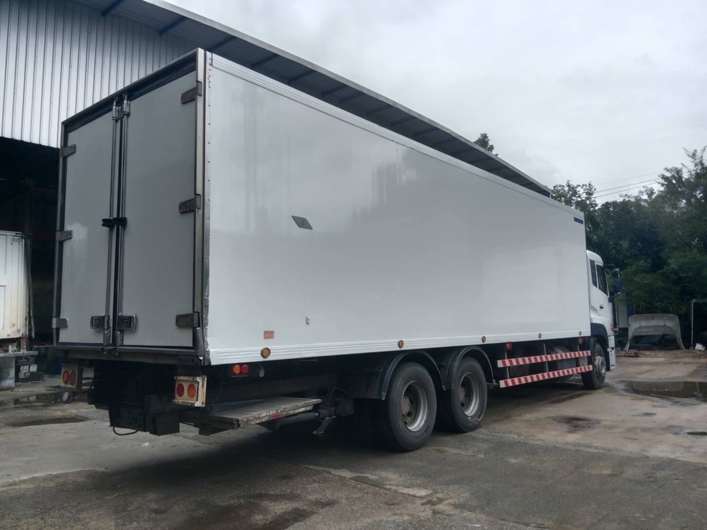NISSAN UD Ud 280แรงม้า รถบรรทุก 10ล้อ ตู้เย็น ปี2018 NISSAN UD Ud 280แรงม้า รถบรรทุก 10ล้อ ตู้เย็น ปี2018