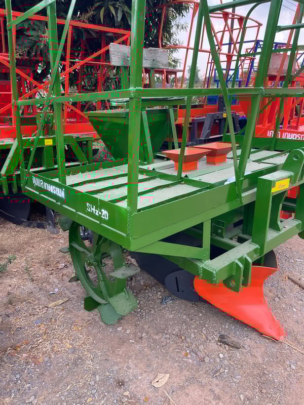 เครื่องปลูกอ้อยร่องคู่