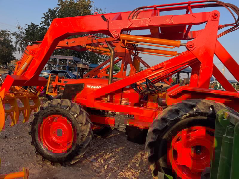 รถไถm9540พร้อมคีบนาซ่า