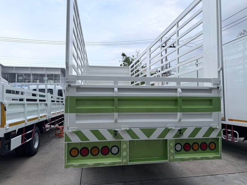 Isuzu FVM 240 แรงม้า จดทะเบียนปี 59 กระบะเหล็ก ช่วงยาว 7.5 เมตร สภาพเดิมสวยเครื่องเกียร์เฟืองท้ายสมบูรณ์พร้อมใช้งาน สนใจโทรสอบถาม 081-8111202 Isuzu FVM 240 แรงม้า จดทะเบียนปี 59 กระบะเหล็ก ช่วงยาว 7.5 เมตร สภาพเดิมสวยเครื่องเกียร์เฟืองท้ายสมบูรณ์พร้อมใช้งาน สนใจโทรสอบถาม 081-8111202
