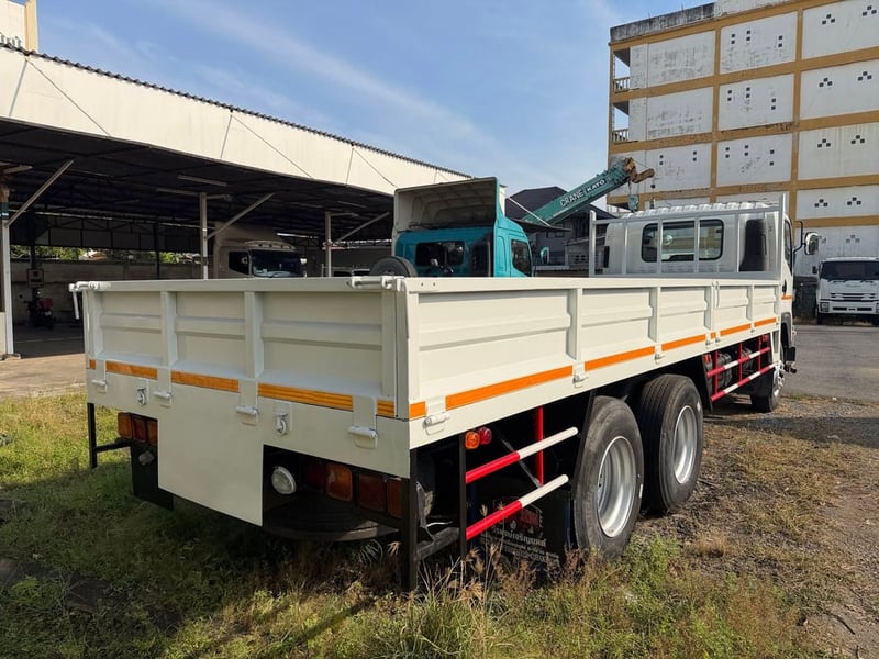 Isuzu FVM 240 แรงม้า 10 ล้อเพลาเดียว ยาว 7.2 เมตร กระบะเหล็กเปิดสามด้าน รถปี 59 รถเดิมสวย สนใจโทรสอบถาม 081-8111202 เน้นโทร