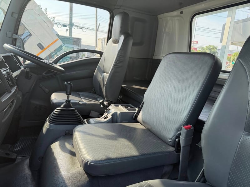 Isuzu FVM 240 แรงม้า 10 ล้อเพลาเดียว ยาว 7.2 เมตร กระบะเหล็กเปิดสามด้าน รถปี 59 รถเดิมสวย สนใจโทรสอบถาม 081-8111202 เน้นโทร