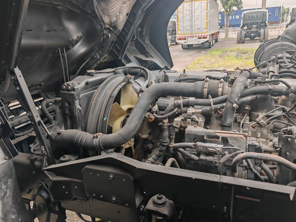 Isuzu 6 ล้อ FTR 240 ปี 58 หัวคัสซียาว 5.5 เมตร สภาพดีมากเหมาะทำดัมพ์