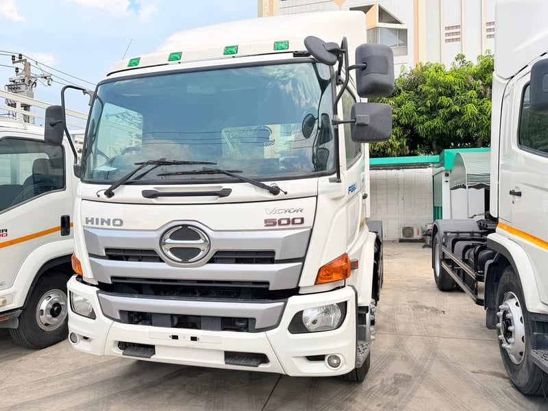 Hino FG 260 แรงม้า หัวลาก 6 ล้อ ปี 63 สภาพเดิมสวยไม่มีเฉี่ยวชนพร้อมใช้งานโทรสอบถาม 081-8111202