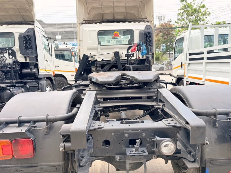 Hino FG 260 แรงม้า หัวลาก 6 ล้อ ปี 63 สภาพเดิมสวยไม่มีเฉี่ยวชนพร้อมใช้งานโทรสอบถาม 081-8111202