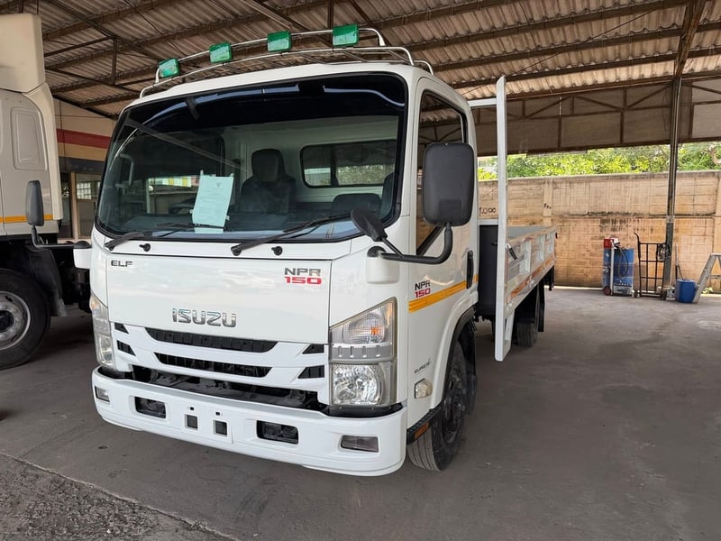 Isuzu NPR 150 แรงม้า จดทะเบียนปี 58 กระบะเหล็กเปิดสามด้าน เครื่องเกียร์เฟืองท้ายเยี่ยม สนใจโทรสอบถาม 081-8111202 เน้นโทรอยู่ใกล้เดอะมอลล์บางแค