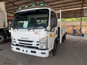 Isuzu NPR 150 แรงม้า จดทะเบียนปี 58 กระบะเหล็กเปิดสามด้าน เครื่องเกียร์เฟืองท้ายเยี่ยม สนใจโทรสอบถาม 081-8111202 เน้นโทรอยู่ใกล้เดอะมอลล์บางแค