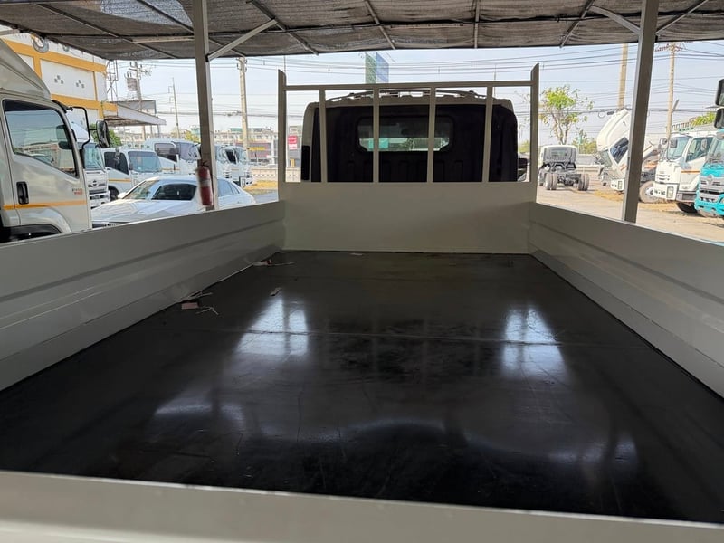 Isuzu NPR 150 แรงม้า จดทะเบียนปี 58 กระบะเหล็กเปิดสามด้าน เครื่องเกียร์เฟืองท้ายเยี่ยม สนใจโทรสอบถาม 081-8111202 เน้นโทรอยู่ใกล้เดอะมอลล์บางแค