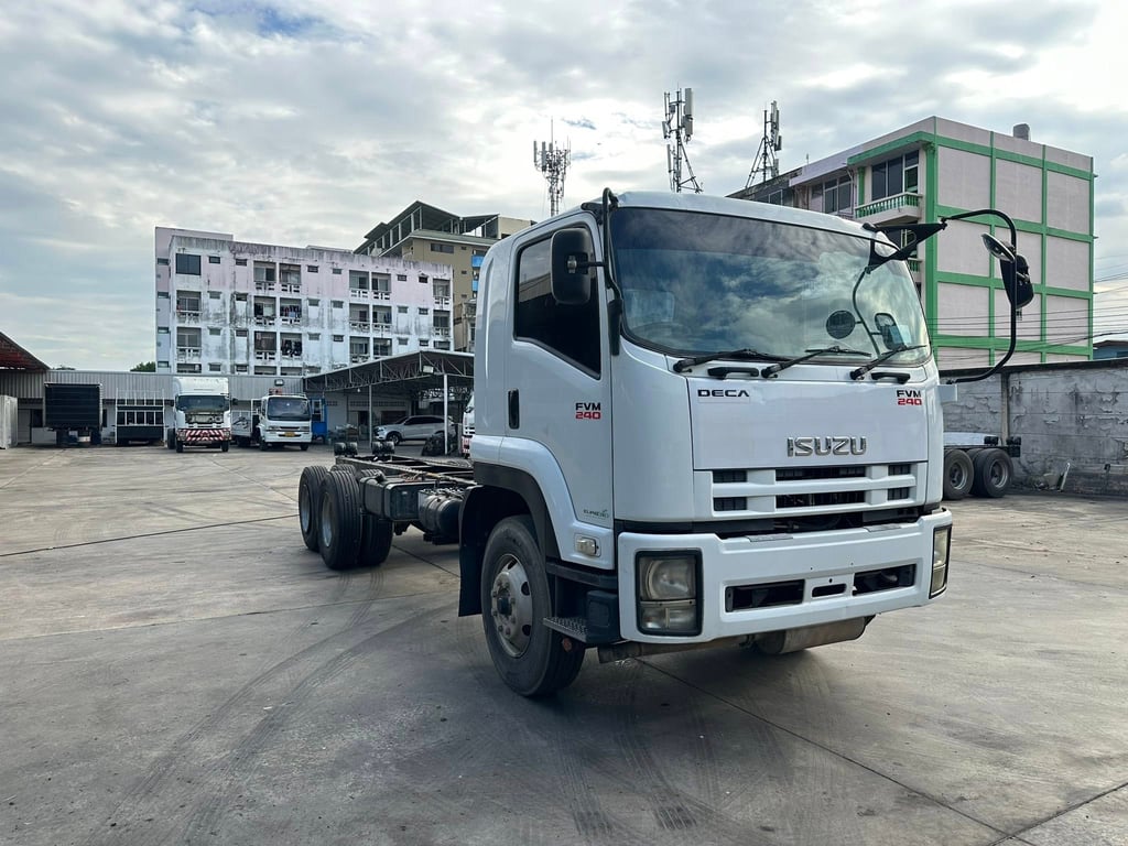 Isuzu 10 ล้อ 240 ช่วงยาว 7.2 เมตร หัวคัสซี จดทะเบียนปี 59 รถสวยเดิมสามารถเอาไปต่อกระบะติดเครน Isuzu 10 ล้อ 240 ช่วงยาว 7.2 เมตร หัวคัสซี จดทะเบียนปี 59 รถสวยเดิมสามารถเอาไปต่อกระบะติดเครน