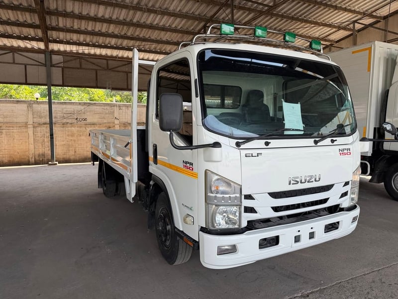 Isuzu NPR 150 แรงม้า จดทะเบียนปี 58 กระบะเหล็กเปิดสามด้าน เครื่องเกียร์เฟืองท้ายเยี่ยม สนใจโทรสอบถาม 081-8111202 เน้นโทรอยู่ใกล้เดอะมอลล์บางแค