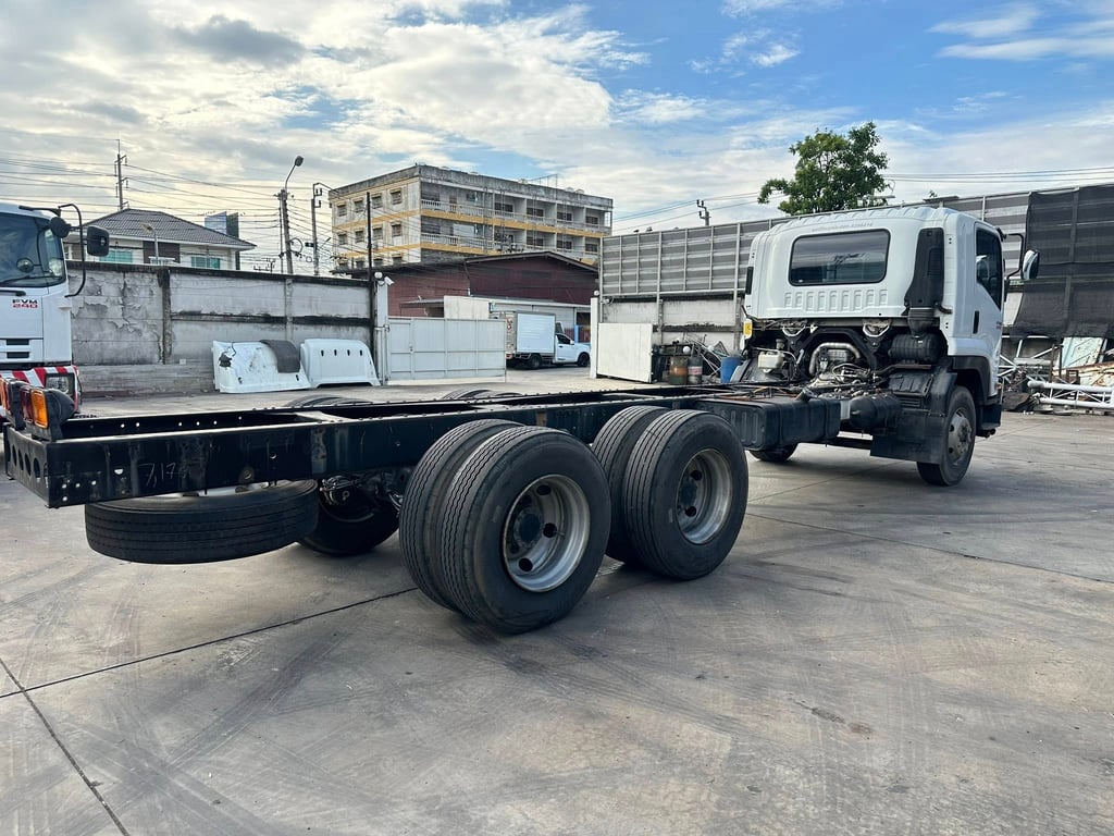 Isuzu 10 ล้อ 240 ช่วงยาว 7.2 เมตร หัวคัสซี จดทะเบียนปี 59 รถสวยเดิมสามารถเอาไปต่อกระบะติดเครน Isuzu 10 ล้อ 240 ช่วงยาว 7.2 เมตร หัวคัสซี จดทะเบียนปี 59 รถสวยเดิมสามารถเอาไปต่อกระบะติดเครน