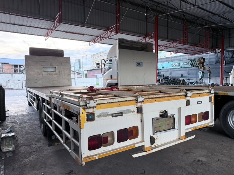 Hino FG Victor ช่วงยาว 8.5 เมตร กระบะพื้นเรียบ จดทะเบียนปี 59 สภาพเดิมสวย สนใจโทร 0818111202 วีรพงษ์