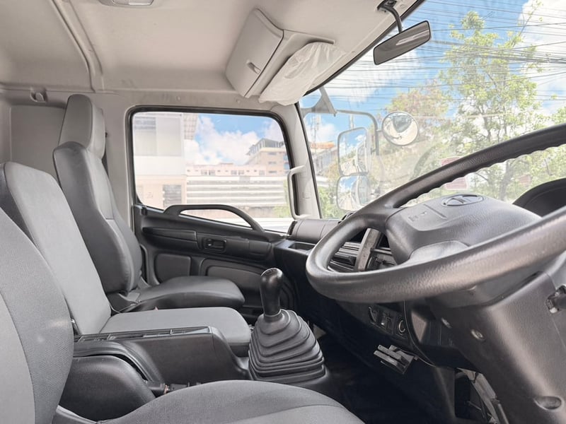 Hino Victor 6 ล้อ 240 แรงม้า จดทะเบียนปี 63 กระบะช่วงยาว 7.5 เมตร มีเว้นเครนให้ สนใจติดต่อ 081-811-1202 วีรพงษ์ Hino Victor 6 ล้อ 240 แรงม้า จดทะเบียนปี 63 กระบะช่วงยาว 7.5 เมตร มีเว้นเครนให้ สนใจติดต่อ 081-811-1202 วีรพงษ์