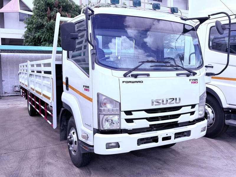Isuzu FRR 190 แรงม้า จดทะเบียนปี 58 กระบะเหล็กช่วงยาว 6.5 เมตร เปิดได้สามด้าน เครื่องเกียร์เฟืองท้่่ายสภาพเยี่ยม ติดต่อ 081-811-1202 วีรพงษ์