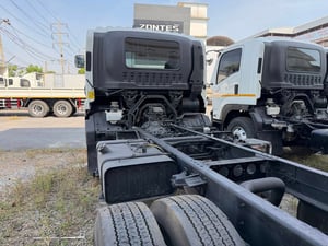 Isuzu FTR 240 แรงม้า 6 ล้อ หัวคัสซี จดทะเบียนปี 58 สนใจโทรสอบถาม 081-8111202 เน้นโทร