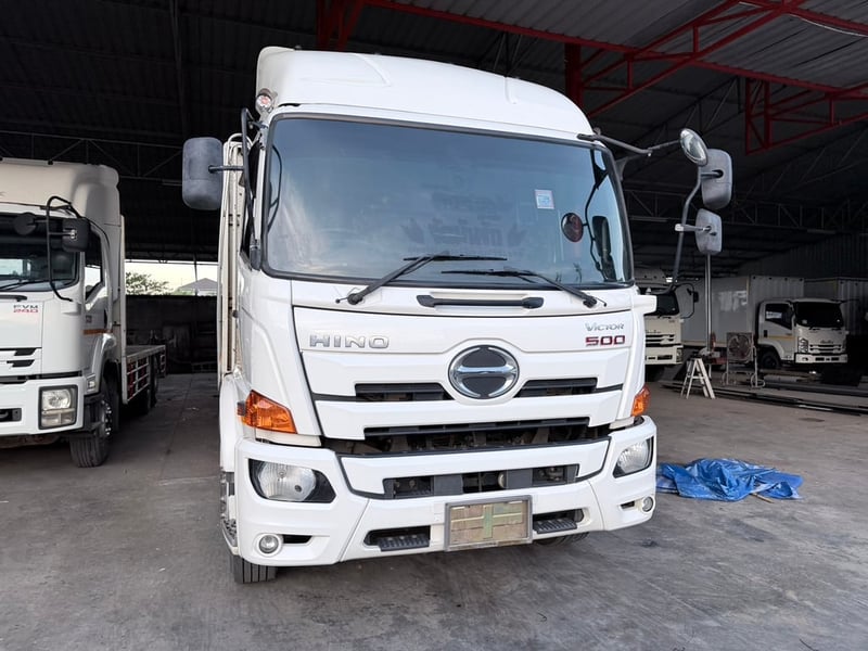 Hino FG Victor ช่วงยาว 8.5 เมตร กระบะพื้นเรียบ จดทะเบียนปี 59 สภาพเดิมสวย สนใจโทร 0818111202 วีรพงษ์