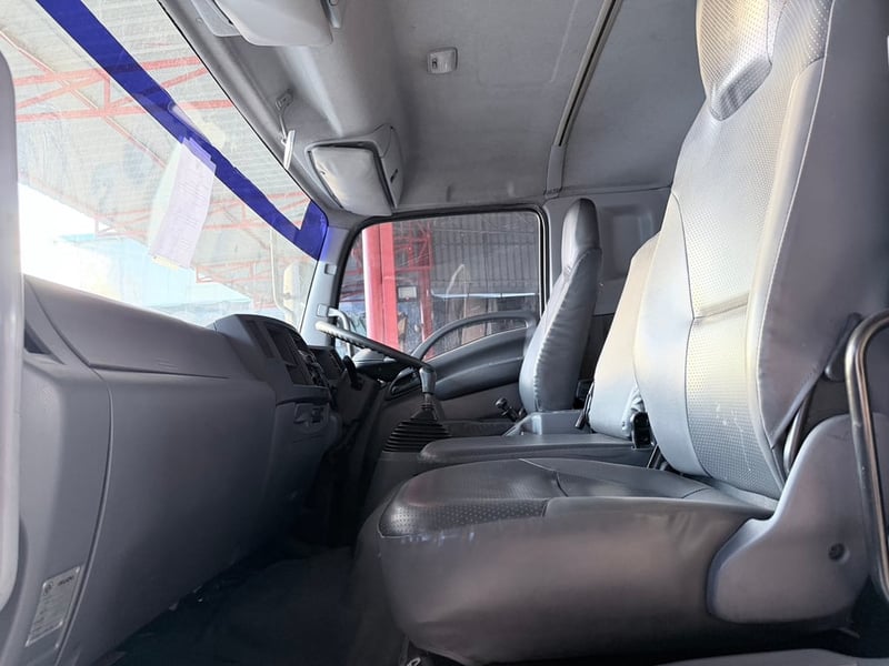 Isuzu FVM 240 แรงม้า จดทะเบียนปี 59 สิบล้อกระบะพื้นเรียบยาว 7.3 เมตร กว้าง 2.55 เมตร สภาพสวยสมบูรณ์หัวเดิมพร้อมใช้งาน สนใจโทรสอบถาม 081-8111202 วีรพงษ์ Isuzu FVM 240 แรงม้า จดทะเบียนปี 59 สิบล้อกระบะพื้นเรียบยาว 7.3 เมตร กว้าง 2.55 เมตร สภาพสวยสมบูรณ์หัวเดิมพร้อมใช้งาน สนใจโทรสอบถาม 081-8111202 วีรพงษ์