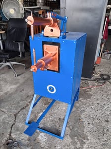 เครื่องเชื่อมอาร์คสปอตเวลดิ้ง ขนาดใหญ่ ใช้งานได้ปกติ