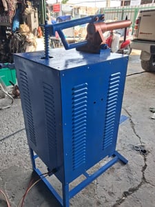 เครื่องเชื่อมอาร์คสปอตเวลดิ้ง ขนาดใหญ่ ใช้งานได้ปกติ