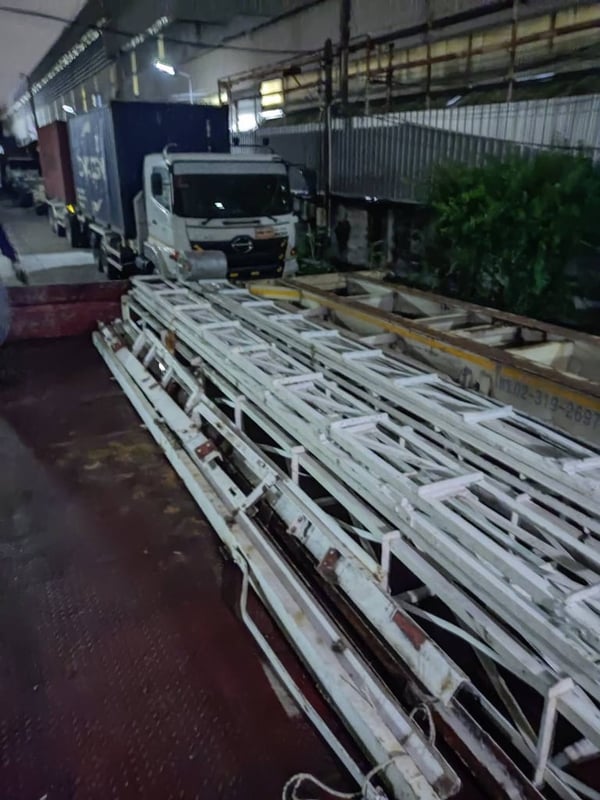 ขายชิงช้าสวรรค์ ขนาดสูง12เมตร มี 12กระเช้า ใช้งานได้ปกติ