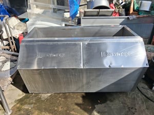ขายถังเก็บน้ำแข็ง เสตนเลส เดิมเป็นฐานของเครื่องทำน้ำแข็ง สามารถเอาไปแปลงเป็นถังเก็บน้ำแข็งได้ ขายถังเก็บน้ำแข็ง เสตนเลส เดิมเป็นฐานของเครื่องทำน้ำแข็ง สามารถเอาไปแปลงเป็นถังเก็บน้ำแข็งได้