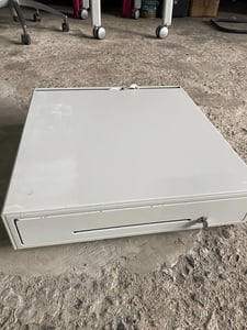 ขายลิ้นชักเก็บเงิน อย่างดี มีกุญแจล็อคให้ มีสายต่อเครื่องพิมพ์ใบเสร็จ ขายลิ้นชักเก็บเงิน อย่างดี มีกุญแจล็อคให้ มีสายต่อเครื่องพิมพ์ใบเสร็จ