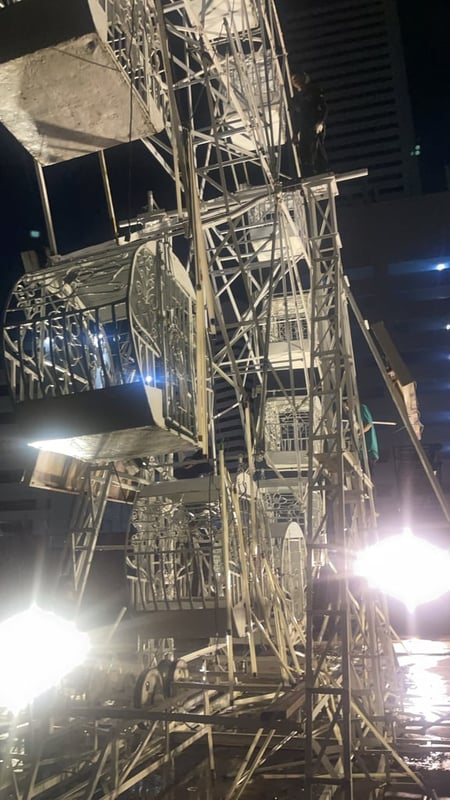 ขายชิงช้าสวรรค์ ขนาดสูง12เมตร มี 12กระเช้า ใช้งานได้ปกติ