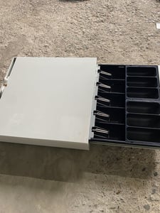 ขายลิ้นชักเก็บเงิน อย่างดี มีกุญแจล็อคให้ มีสายต่อเครื่องพิมพ์ใบเสร็จ ขายลิ้นชักเก็บเงิน อย่างดี มีกุญแจล็อคให้ มีสายต่อเครื่องพิมพ์ใบเสร็จ