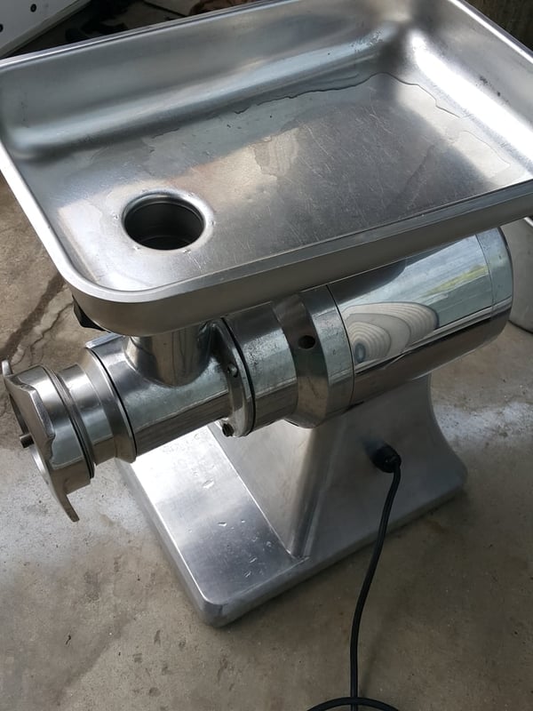 ขายเครื่องบดเนื้อ ยี่ห้อ swedlinghaus รุ่น ts22 กำลังบด300 กิโลต่อ ชั่วโมง